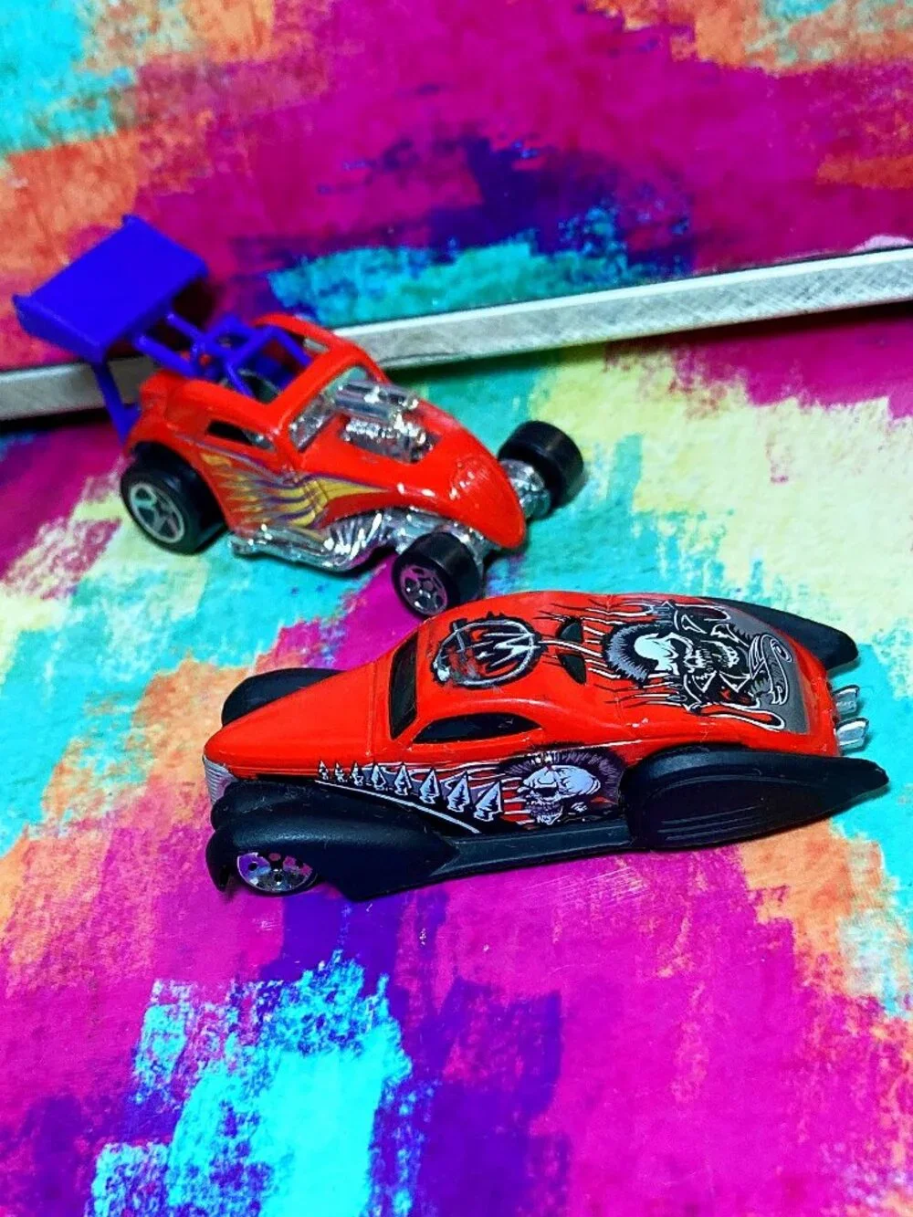 (2) TOY CARS HOT WHEELS! COLLECTIBLES -- Skull Swoop Coupe 04' / Fiat 500C 99'